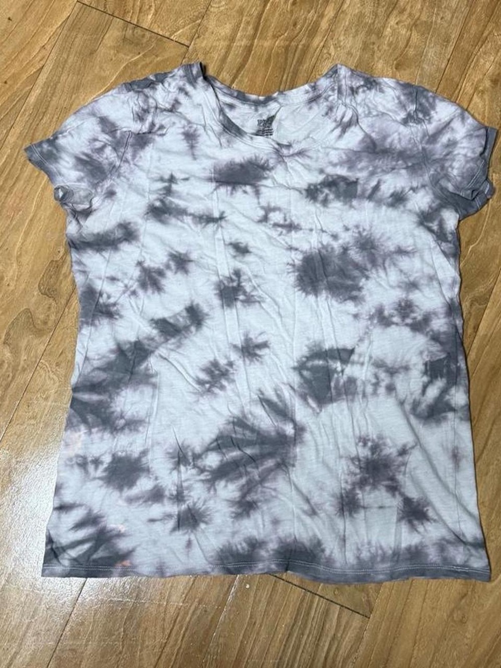 PINK Victoria's Secret Gray & White Tie-Dye Short Sleeve Tee